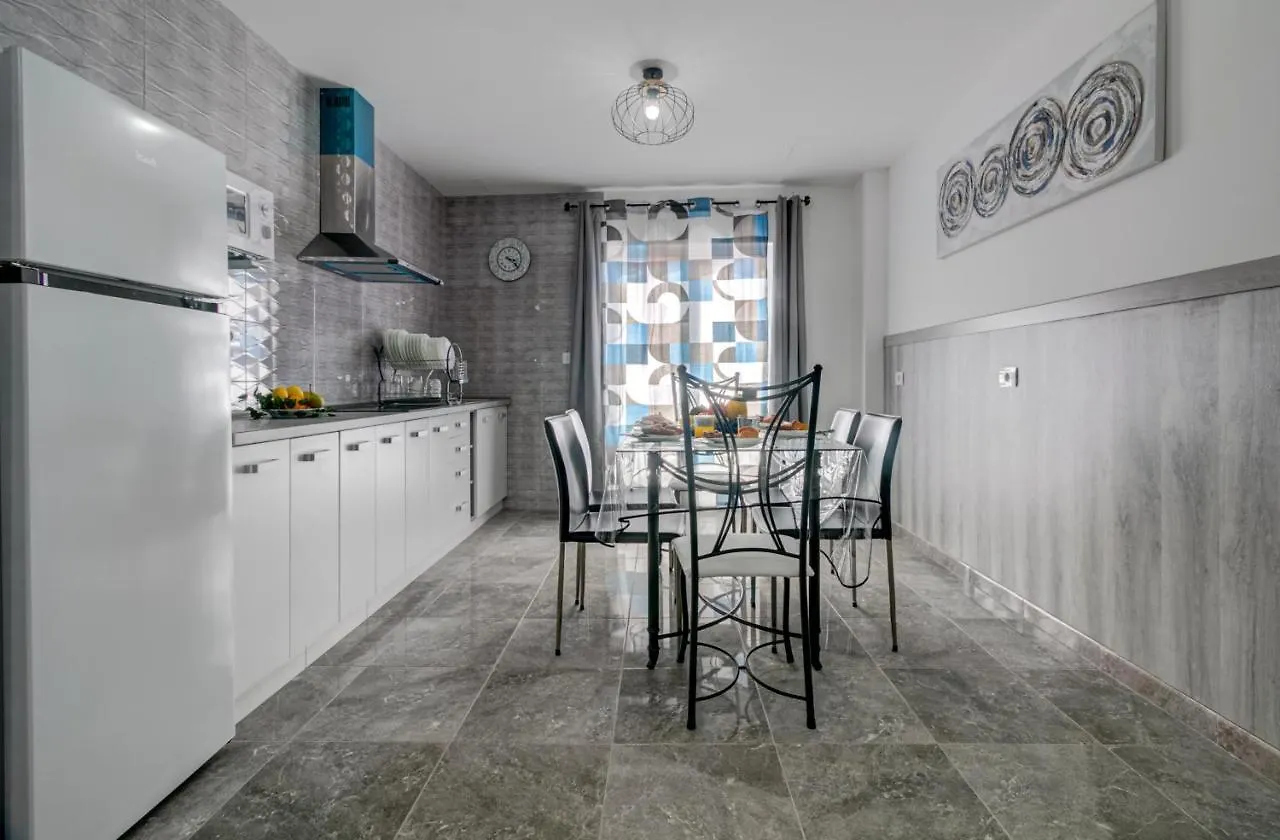 플라야 데 산 후안 Casa Luisiana II 아파트